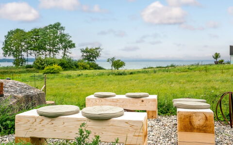 Anny - 100M from the Sea: Gras, Huis, Dak, Huis, Verblijf, Struik, Land Lot, Landelijk Gebied, Boerderij, Groundcover