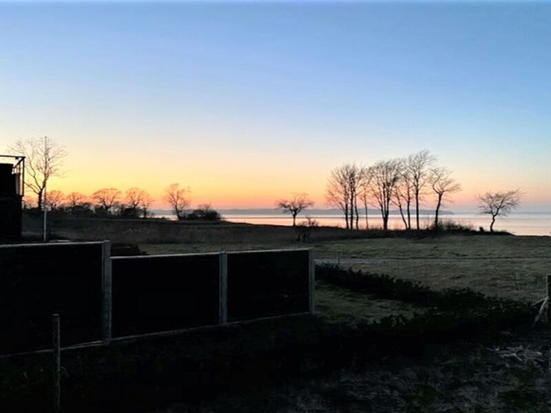 Anny - 100M from the Sea
