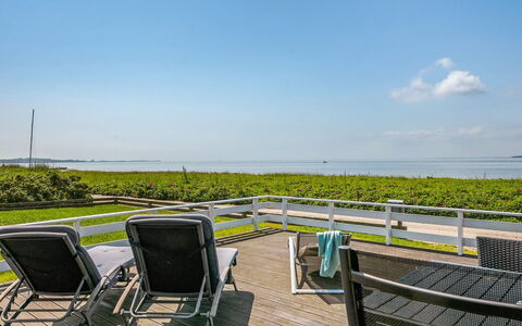 Arnwith - 20M from the Sea: Kust En Oceanic Landvormen, Zee, Kust, Oceaan, Kust, Buitenmeubels, Gang, Stoel, Hek, Boardwalk