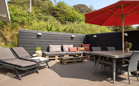 Akseline - 20M from the Sea: Blauw, Struik, Verblijf, Groundcover, Tuin, Landgoed, Schaduw, Landscaping, Boerderij, Eco Hotel