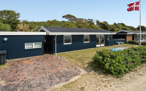 Pellervo - 20M from the Sea: Dak, Huis, Land Lot, Huis, Verblijf, Landgoed, Garden Gebouwen, Schaduw, Blokhut, Landscaping