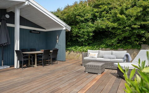 Pellervo - 20M from the Sea: Dak, Huis, Land Lot, Huis, Verblijf, Landgoed, Garden Gebouwen, Schaduw, Blokhut, Landscaping