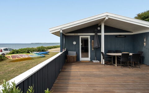 Pellervo - 20M from the Sea: Dak, Huis, Land Lot, Huis, Verblijf, Landgoed, Garden Gebouwen, Schaduw, Blokhut, Landscaping