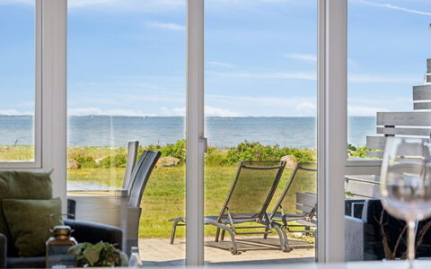 Ninne - 50M from the Sea: Hout, Dak, Architectuur, Huis, Huis, Verblijf, Siding, Hardwood, Helling, Landgoed