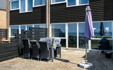 Ninne - 50M from the Sea: Hout, Dak, Architectuur, Huis, Huis, Verblijf, Siding, Hardwood, Helling, Landgoed