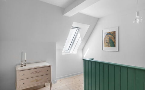 Gaby - 250M from the Sea: Hout, Dak, Architectuur, Huis, Huis, Verblijf, Siding, Hardwood, Helling, Landgoed