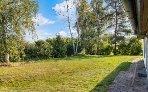 Kalle - 400M from the Sea: Appartement, Schaduw, Balkon, Stoel, Hek, Buitenmeubels, Aluminium, Kunstgras