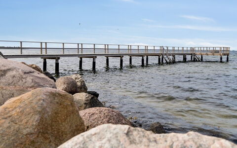 Wrage - 500M from the Sea: Flooring, Muur, Verdieping, Interieur Ontwerp, Hout, Plafond, Houten Vloer, Verlichting, Meubilair, Laminaatvloer