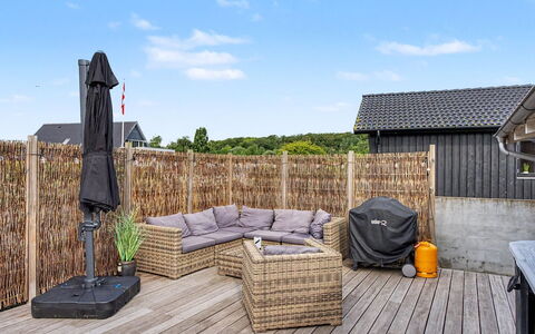 Gunlef - 50M from the Sea: Tableware, Serveware, Kop, Koffiekop, Drinkware, Theepot, Voedsel, Dishware, Theekopje, Porselein