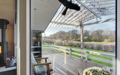 Kulben - 450M from the Sea: Blauw, Struik, Verblijf, Groundcover, Tuin, Landgoed, Schaduw, Landscaping, Boerderij, Eco Hotel