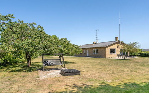 Ilda - 250M from the Sea: Dak, Huis, Huis, Verblijf, Siding, Landgoed, Oprit, Garden Gebouwen, Werf, Schuur