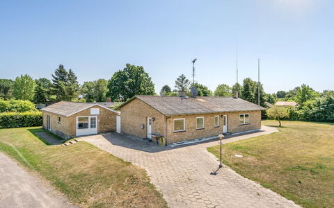 Ilda - 250M from the Sea: Dak, Huis, Huis, Verblijf, Siding, Landgoed, Oprit, Garden Gebouwen, Werf, Schuur