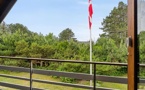 Wiger - 150M from the Sea: Dak, Huis, Huis, Verblijf, Deur, Siding, Dek, Veranda, Plank, Hardwood
