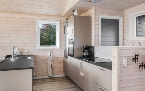 Mato - 100M from the Sea: Hout, Keuken, Huis, Countertop, Major Appliance, Wastafel, Cabinetry, Beits, Deur, Hardwood
