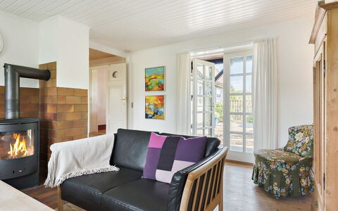 Ajo - 2Km from the Sea: Meubilair, Flooring, Interieur Ontwerp, Verdieping, Hout, Plafond, Kamer, Bankstel, Woonkamer, Houten Vloer
