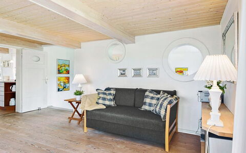Ajo - 2Km from the Sea: Meubilair, Interieur Ontwerp, Flooring, Verdieping, Bankstel, Hout, Houten Vloer, Plafond, Kamer, Woonkamer