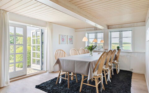 Ajo - 2Km from the Sea: Flooring, Hout, Interieur Ontwerp, Plafond, Meubilair, Verdieping, Houten Vloer, Huis, Keuken En Eettafel, Eetkamer