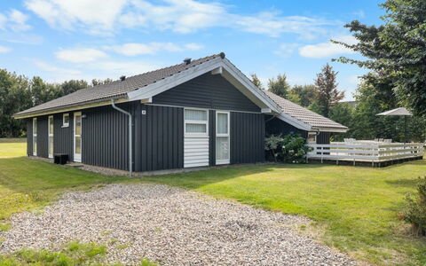 Ønevus - 550M from the Sea: Verblijf, Huis, Huis, Dak, Veranda, Landgoed, Siding, Garden Gebouwen, Boerderij, Werf