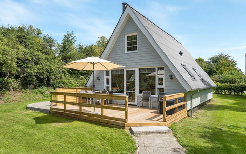 Thormund - 350M from the Sea: Dak, Huis, Huis, Verblijf, Siding, Landgoed, Oprit, Garden Gebouwen, Werf, Schuur