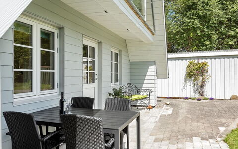 Thormund - 350M from the Sea: Dak, Huis, Huis, Verblijf, Siding, Landgoed, Oprit, Garden Gebouwen, Werf, Schuur