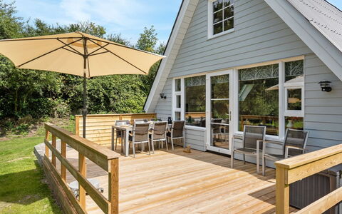 Thormund - 350M from the Sea: Dak, Huis, Huis, Verblijf, Siding, Landgoed, Oprit, Garden Gebouwen, Werf, Schuur