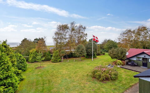Elisej - 100M from the Sea: Landschap, Struik, Huis, Woongebied, Land Lot, Huis, Landelijk Gebied, Verblijf, Tuin, Gazon