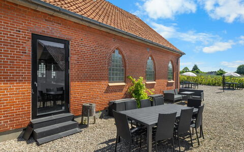 Frothi - 550M from the Sea: Huis, Huis, Dak, Woongebied, Verblijf, Landgoed, Boerderij, Gazon, Landscaping, Siding