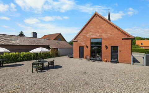 Frothi - 550M from the Sea: Huis, Huis, Dak, Woongebied, Verblijf, Landgoed, Boerderij, Gazon, Landscaping, Siding