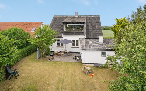 Truels - 2Km from the Sea: Dak, Huis, Huis, Verblijf, Deur, Siding, Dek, Veranda, Plank, Hardwood