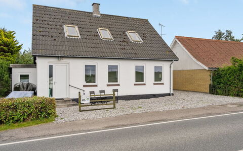Truels - 2Km from the Sea: Dak, Huis, Huis, Verblijf, Deur, Siding, Dek, Veranda, Plank, Hardwood