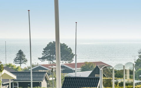 Florencia - 200M from the Sea: Dak, Huis, Land Lot, Huis, Verblijf, Landgoed, Garden Gebouwen, Schaduw, Blokhut, Landscaping