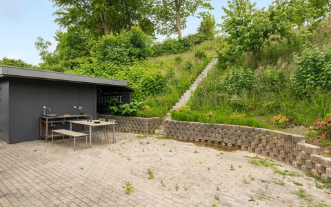 Øthkil - 93M from the Sea: Flooring, Verdieping, Plafond, Interieur Ontwerp, Countertop, Keuken, Cabinetry, Kamer, Major Appliance, Lichte Inrichting