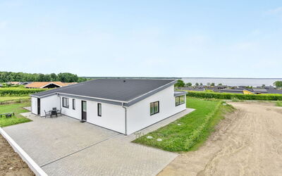 Constantin - 500M from the Sea
