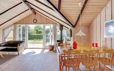Annelore - 400M from the Sea: Dak, Huis, Huis, Verblijf, Siding, Landgoed, Oprit, Garden Gebouwen, Werf, Schuur
