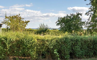 Annelore - 400M from the Sea