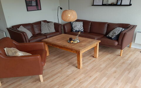 Blesse - 250M from the Sea: Meubilair, Flooring, Verdieping, Houten Vloer, Hout, Woonkamer, Bruin, Hardwood, Laminaatvloer, Interieur Ontwerp