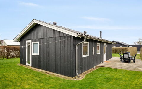 Blesse - 250M from the Sea: Dak, Huis, Huis, Verblijf, Deur, Siding, Dek, Veranda, Plank, Hardwood