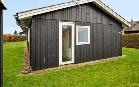 Blesse - 250M from the Sea: Dak, Huis, Huis, Verblijf, Deur, Siding, Dek, Veranda, Plank, Hardwood