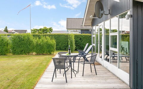 Blesse - 250M from the Sea: Dak, Huis, Huis, Verblijf, Deur, Siding, Dek, Veranda, Plank, Hardwood