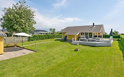 Albantine - 150M from the Sea: Dak, Huis, Huis, Verblijf, Deur, Siding, Dek, Veranda, Plank, Hardwood
