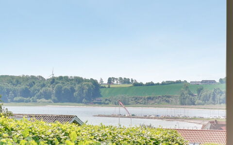 Albantine - 150M from the Sea: Dak, Huis, Huis, Verblijf, Deur, Siding, Dek, Veranda, Plank, Hardwood