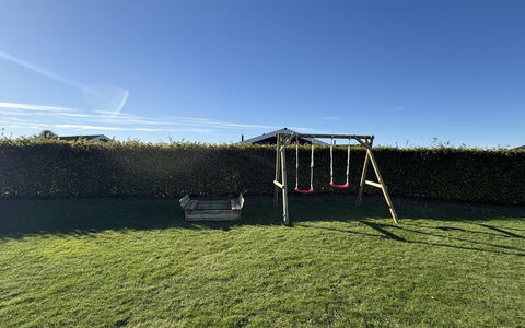 Arnod - 400M from the Sea: Hout, Tuin, Backyard, Land Lot, Huis, Dak, Schaduw, Dek, Hardwood, Werf