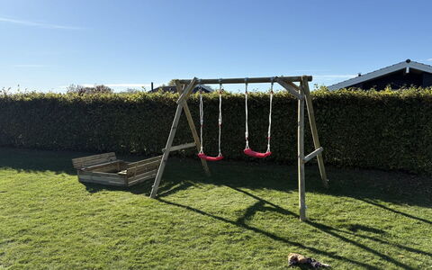 Arnod - 400M from the Sea: Hout, Tuin, Backyard, Land Lot, Huis, Dak, Schaduw, Dek, Hardwood, Werf