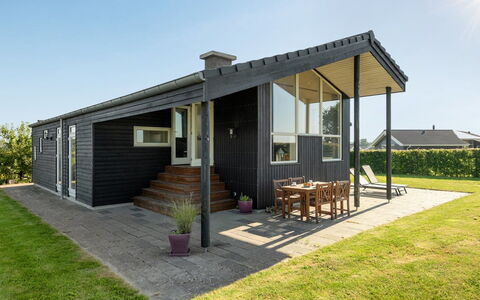 Myrte - 500M from the Sea: Dak, Huis, Huis, Verblijf, Deur, Siding, Dek, Veranda, Plank, Hardwood