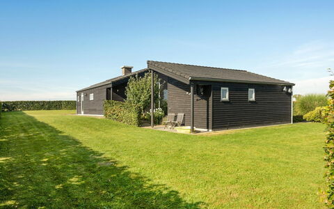 Myrte - 500M from the Sea: Dak, Huis, Huis, Verblijf, Deur, Siding, Dek, Veranda, Plank, Hardwood