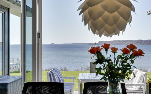 Lander - 20M from the Sea: Dak, Huis, Huis, Verblijf, Siding, Landgoed, Oprit, Garden Gebouwen, Werf, Schuur
