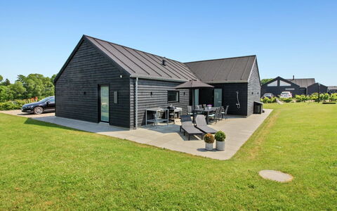 Thorfin - 200M from the Sea: Plantengemeenschap, Zonlicht, Kruidachtige Plant, Tuin, Plantage, Landbouw, Boerderij