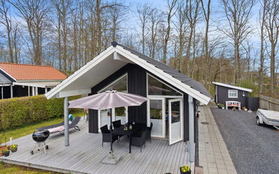 Gunholm - 150M from the Sea