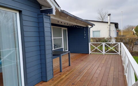 Greth - 500M from the Sea: Hout, Verdieping, Flooring, Houten Vloer, Hardwood, Siding, Samengesteld Materiaal, Plank, Beits, Dek