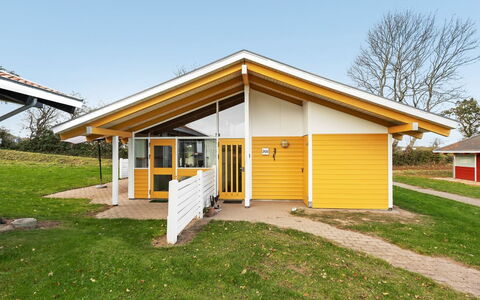 Boris - 500M from the Sea: Woongebied, Dak, Voorstad, Oprit, Landgoed, Schoorsteen